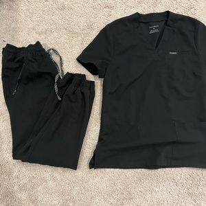 Black Jaanuu scrub set
